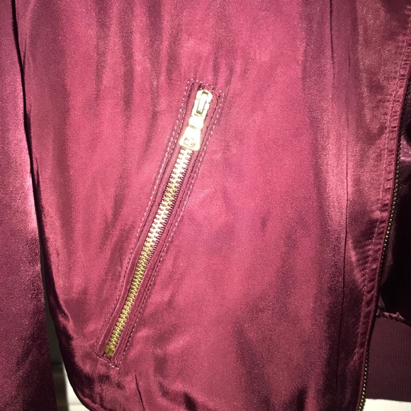 SOLD☃️🎄 Kendall & Kylie Bomber Jacket - Picture 3 of 4